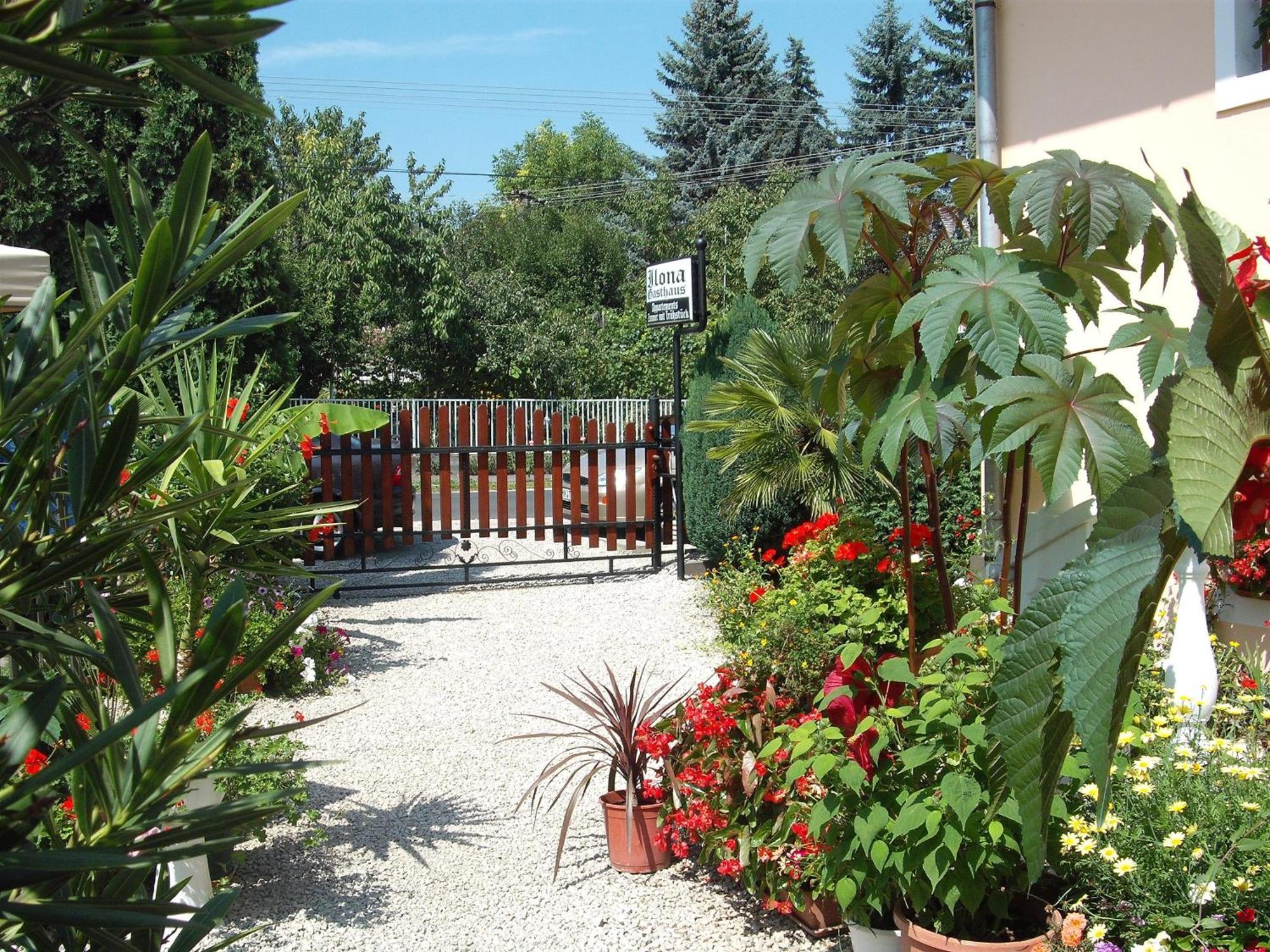 Ilona Kis Kastely Panzio Hotel Keszthely Buitenkant foto